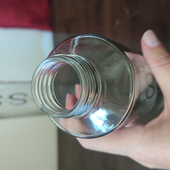 Glass VOSS Water Bottles - Set of 2 - Picture 8 of 8
